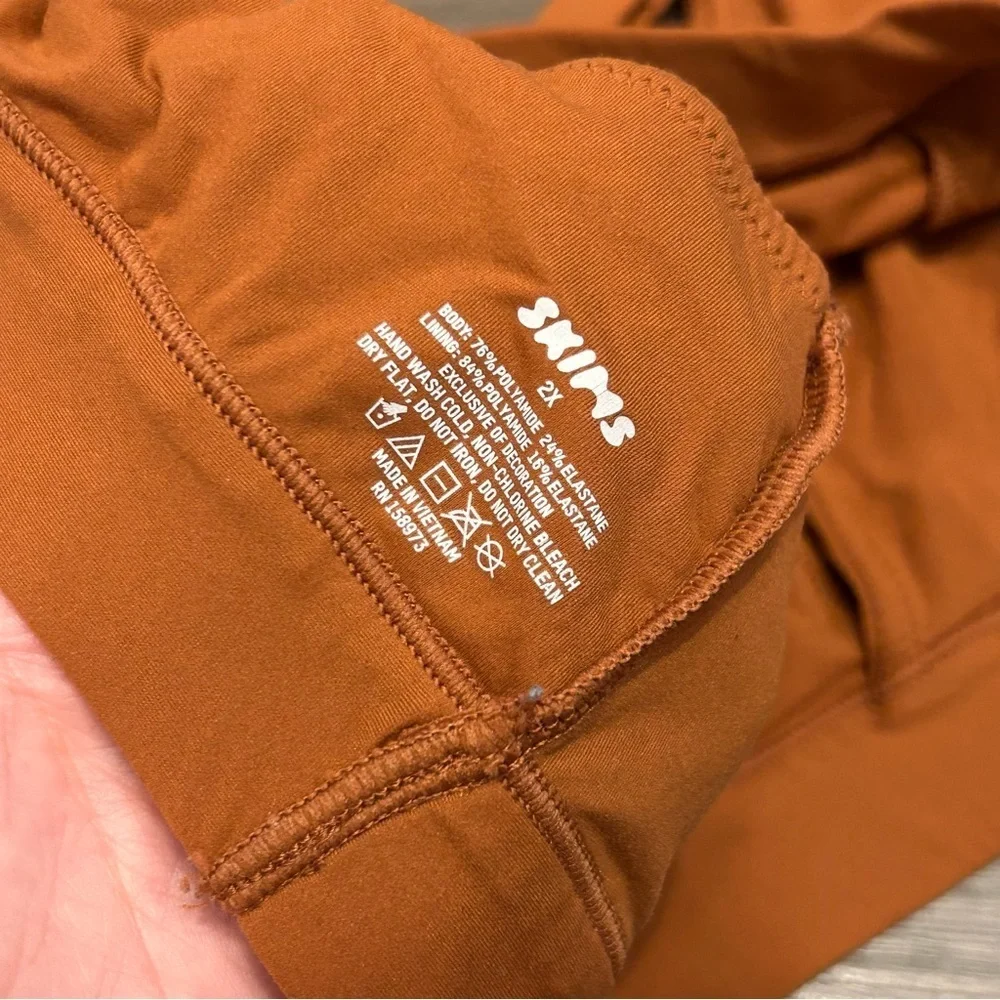 SKIMS Wear Everywhere Crossover Bralette - Picture 7 of 8